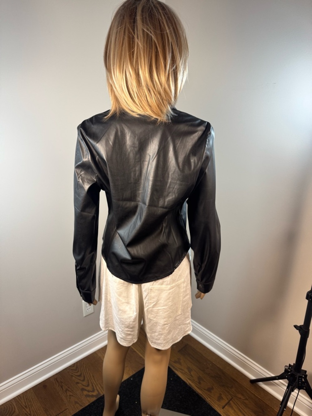 AKIRA Black Faux Leather Button Down Shirt Jacket Vegan Leather Top Size M NW - Picture 5 of 7